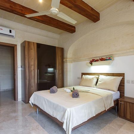 Carini Farmhouses Gharb  Luaran gambar