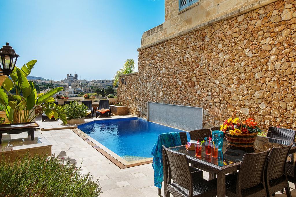 Carini Farmhouses Gharb  Bilik gambar